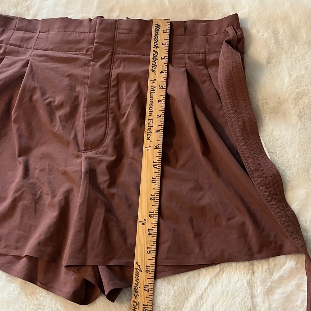 ATHLETA‎ Skyline II High Waisted Belted Shorts Brown (Hearth Rose) Size 14 - Picture 11 of 16